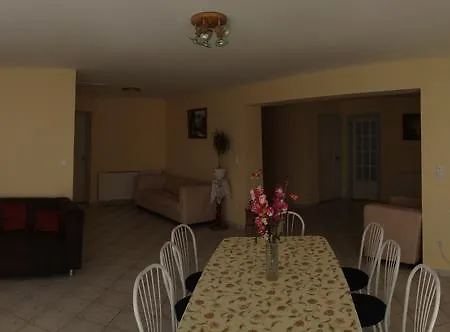 Szaloky Apartmanhaz דירה גיינסדיאס