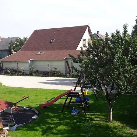 Szaloky Apartmanhaz Gyenesdias
