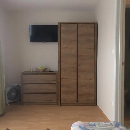 Szaloky Apartmanhaz Διαμέρισμα *